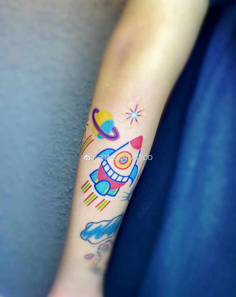 小火箭纹身图片_手部Old School纹身图案