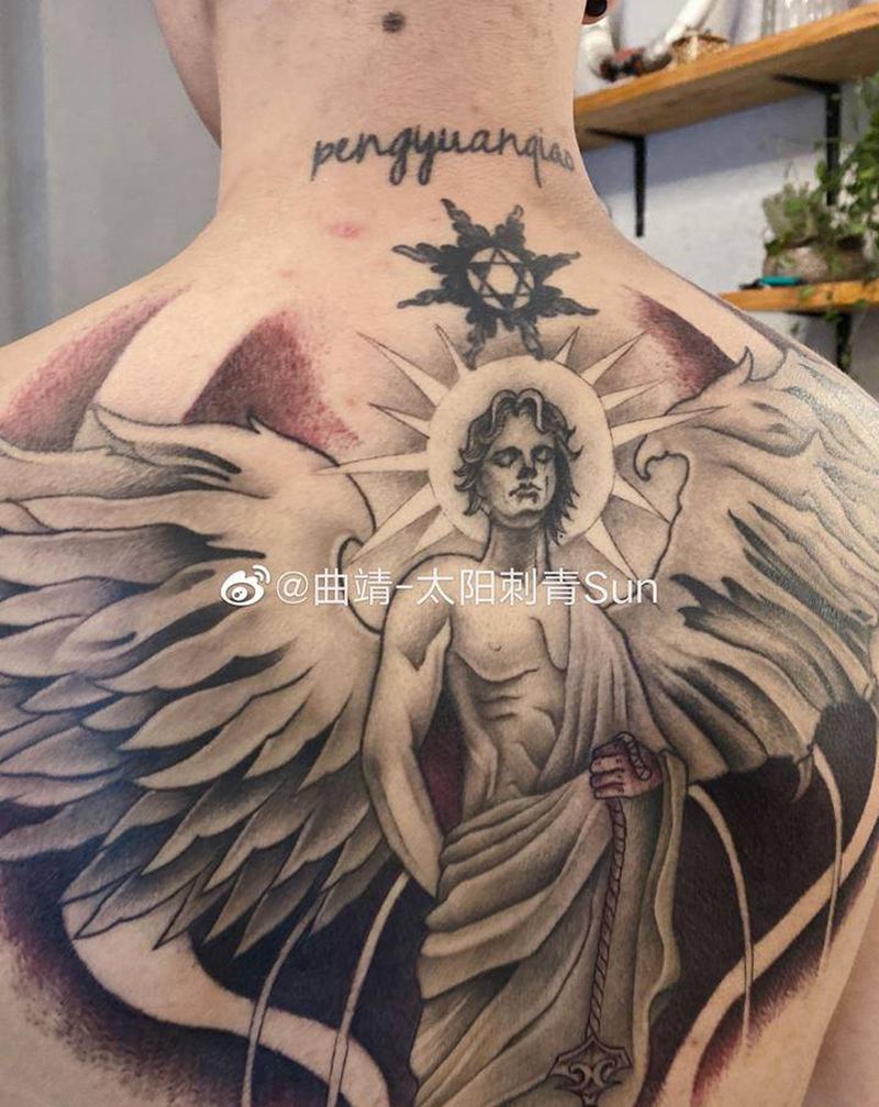 天使与魔鬼纹身图片_背部纹身图案
