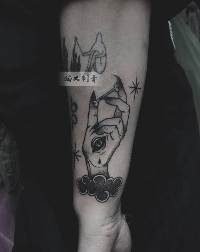 设计图纹身图片_点刺纹身图案