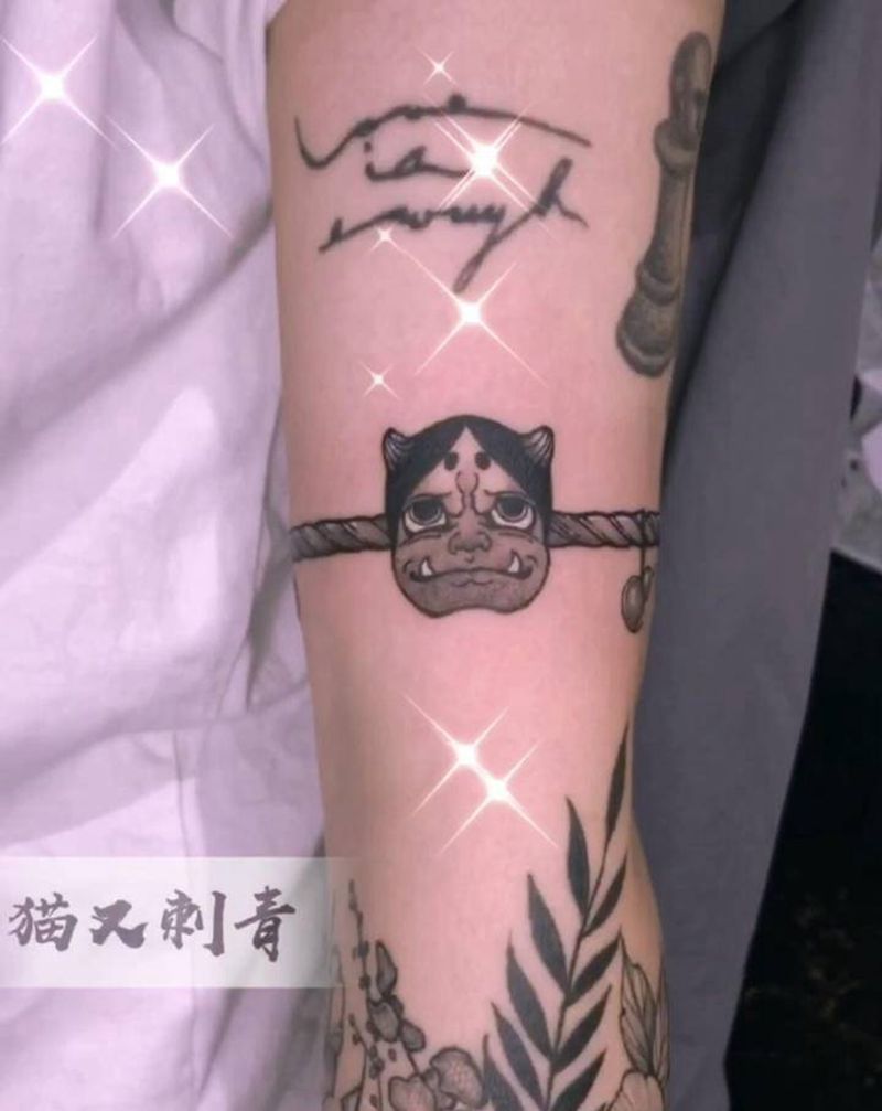 设计图稿日式臂环纹身图片_手臂点刺纹身图案