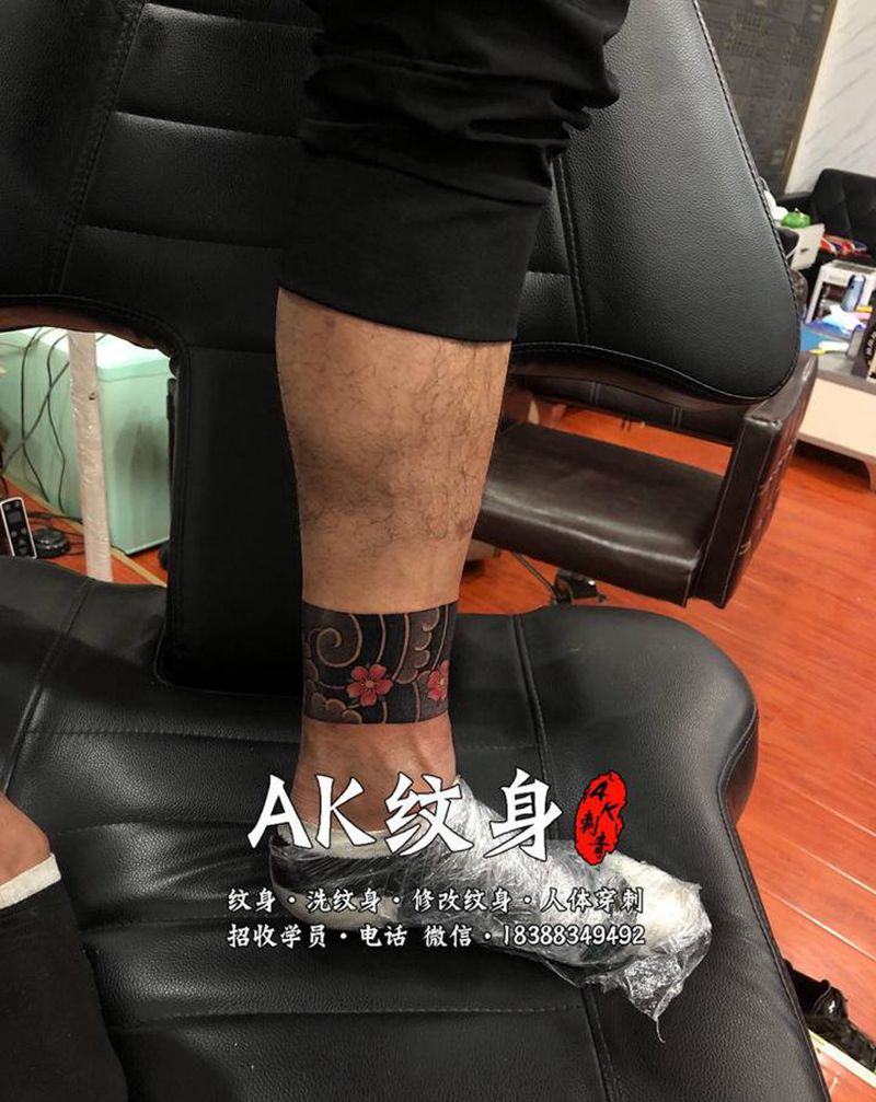 樱花脚环纹身图片_手臂脚部老传统新传统纹身图案