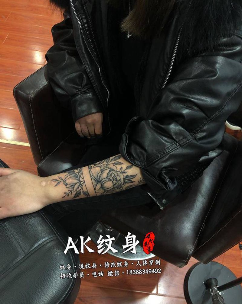 手环纹身图片_手臂老传统新传统纹身图案