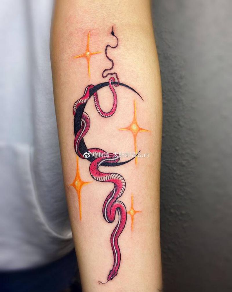蛇纹身图片_手部纹身图案
