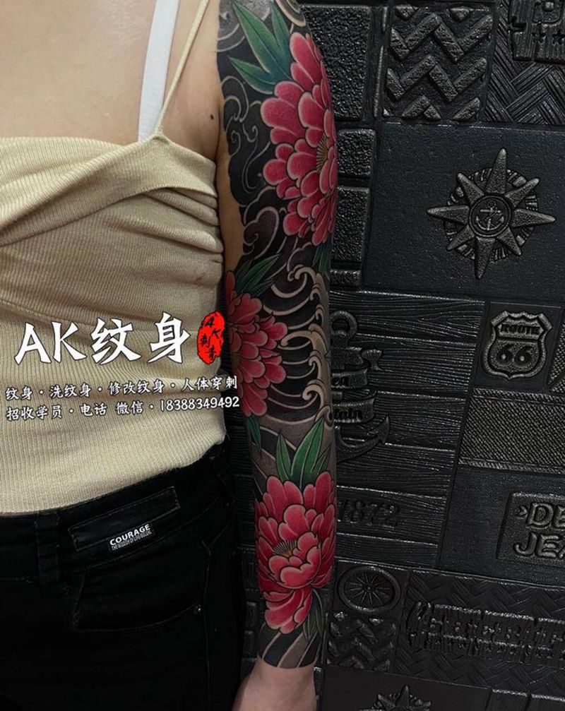 原创牡丹浪花云雾花臂纹身图片_手臂新传统老传统原创纹身图案