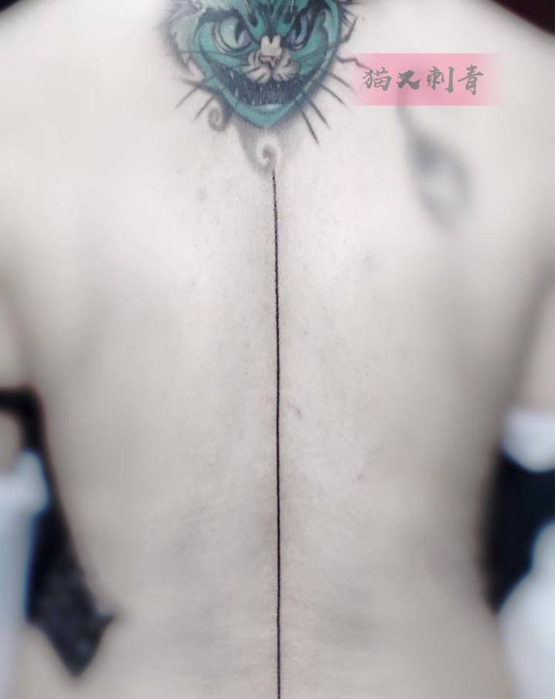 线纹身图片_背部纹身图案