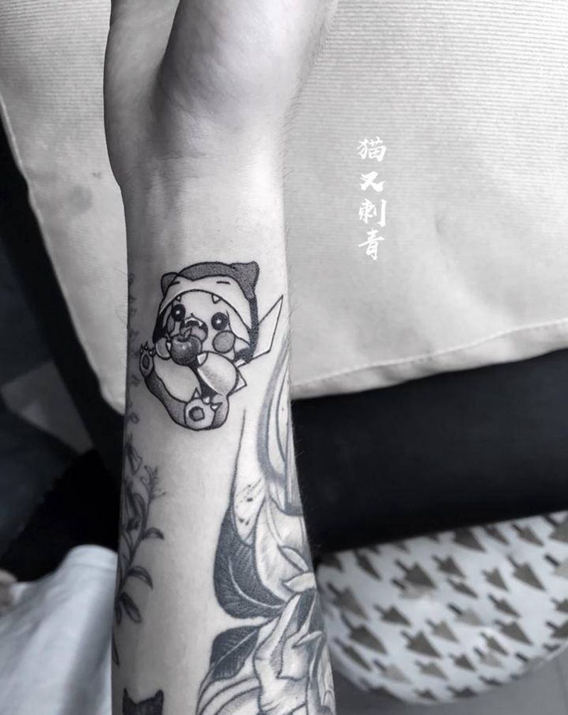 皮卡丘纹身图片_手臂纹身图案