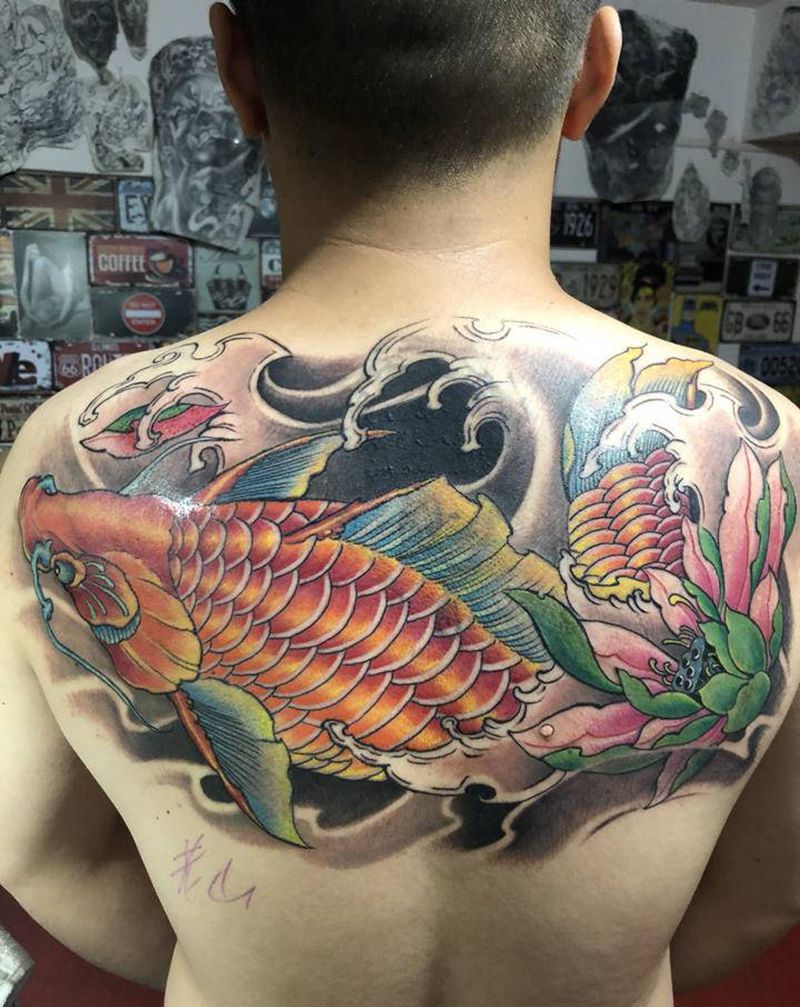 老山原创遮盖作品纹身图片_背部新传统鱼纹身图案