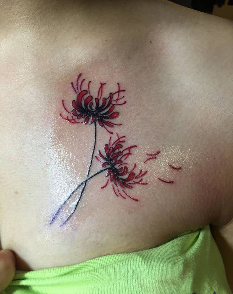 彼岸花纹身图片_胸部纹身图案