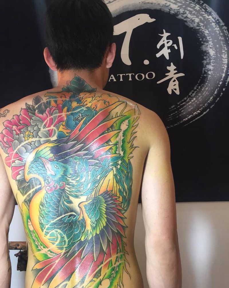 凤凰纹身图片_背部新传统纹身图案