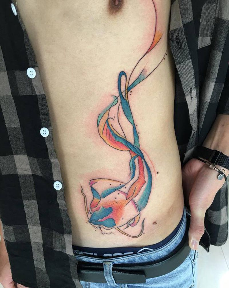 墨鱼纹身图片_腹部水彩纹身图案