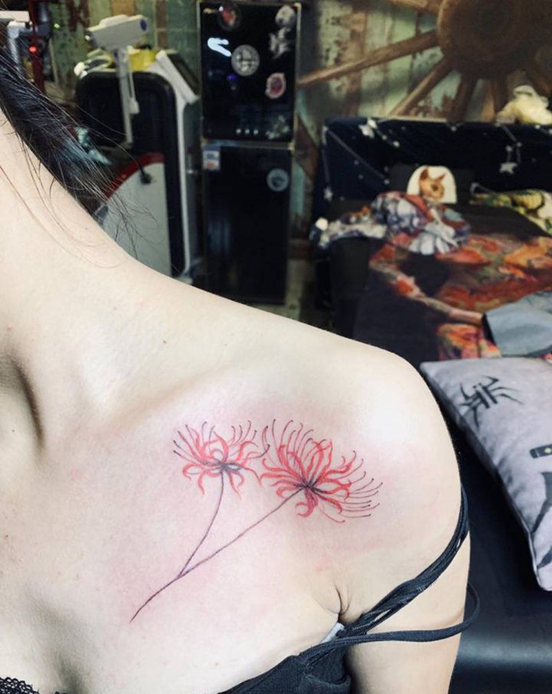 彼岸花纹身图片_胸部纹身图案