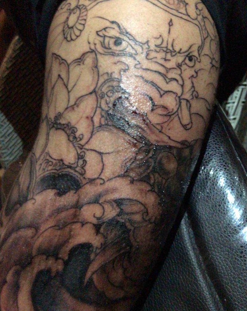 象神纹身图片_肩部手部新传统纹身图案