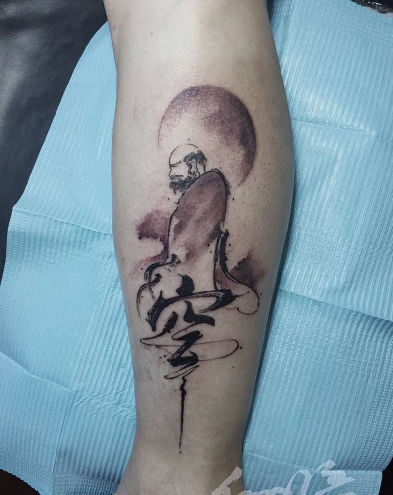 空纹身图片_腿部纹身图案