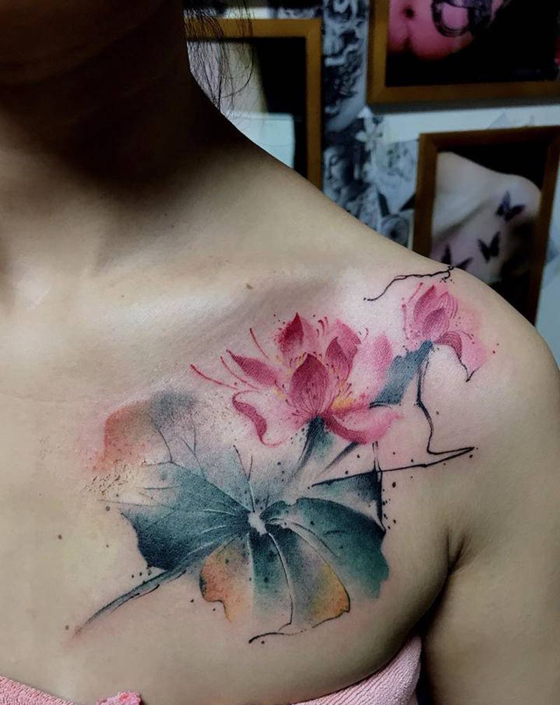荷花,水墨纹身图片_胸部肩部水彩水墨荷花,水墨纹身图案
