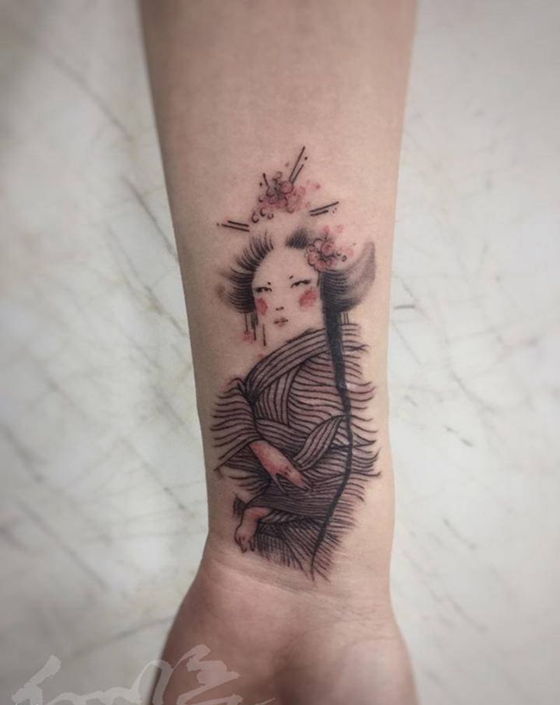 线纹身图片_手臂清新纹身图案