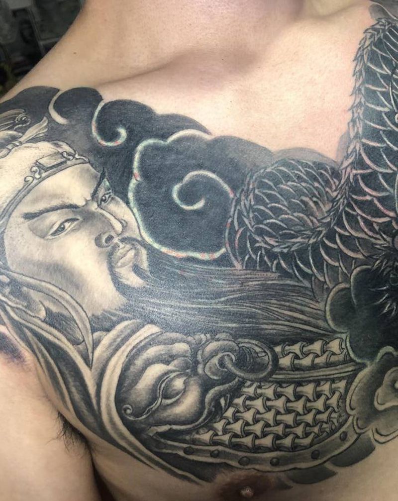 遮盖旧图纹身图片_胸部纹身图案