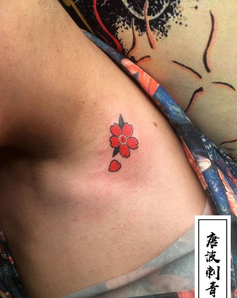 樱花纹身图片_肩部老传统个人爱好纹身图案