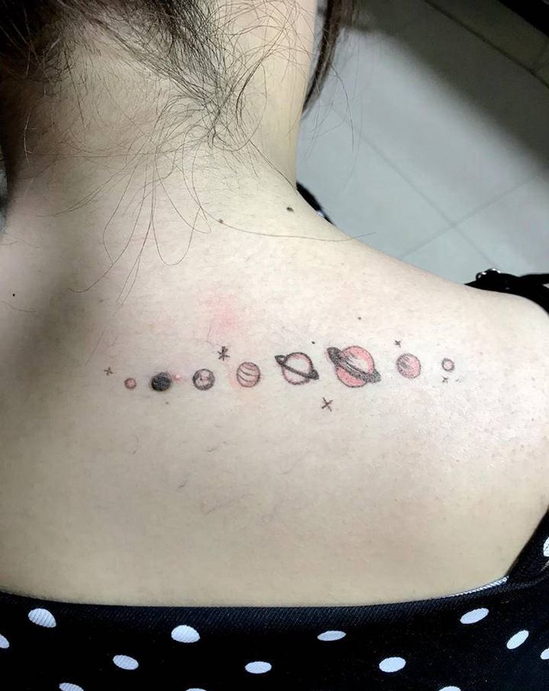 星球，纹身图片_肩部背部欧美写实纹身图案