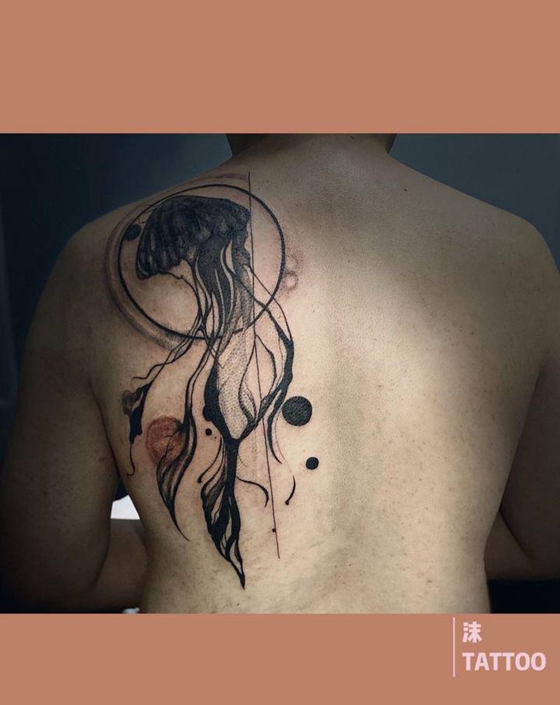 水墨纹身图片_背部水墨纹身图案