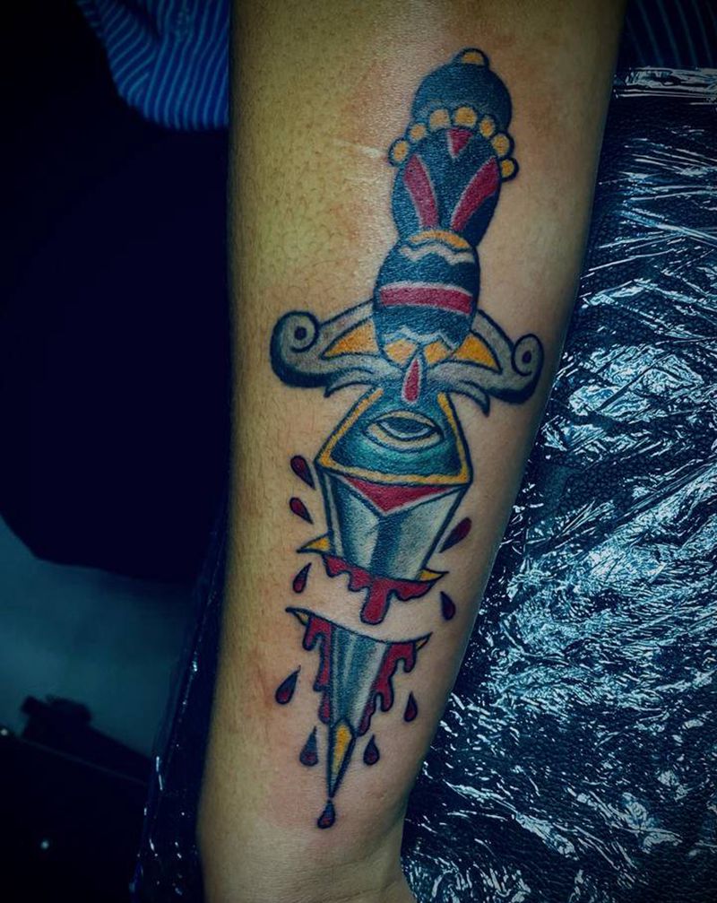 匕首纹身图片_Old School纹身图案