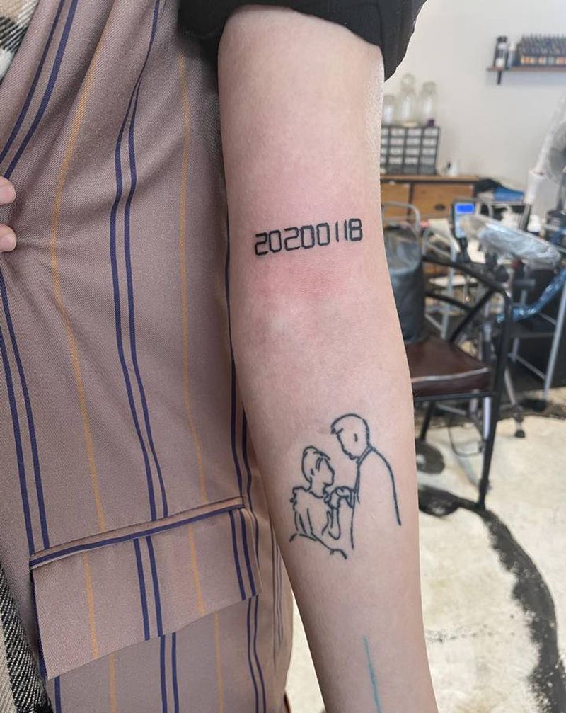 日期（数码表）纹身图片_手部纹身图案