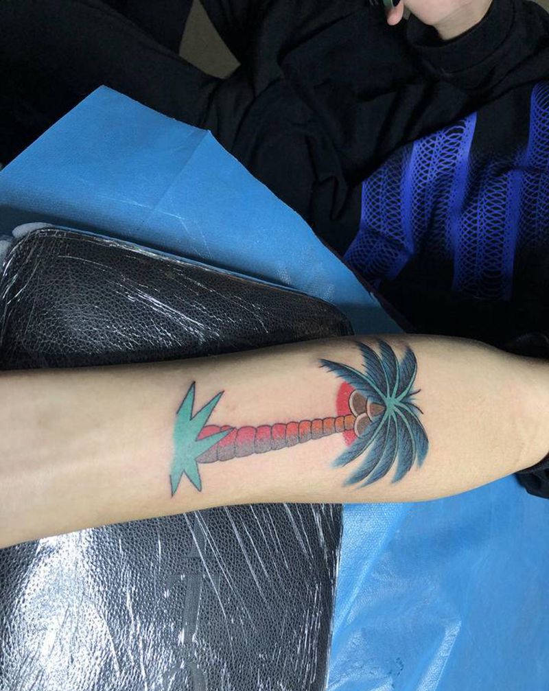椰子树纹身图片_手部Old School纹身图案