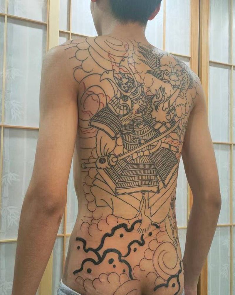 源赖光纹身图片_背部老传统纹身图案