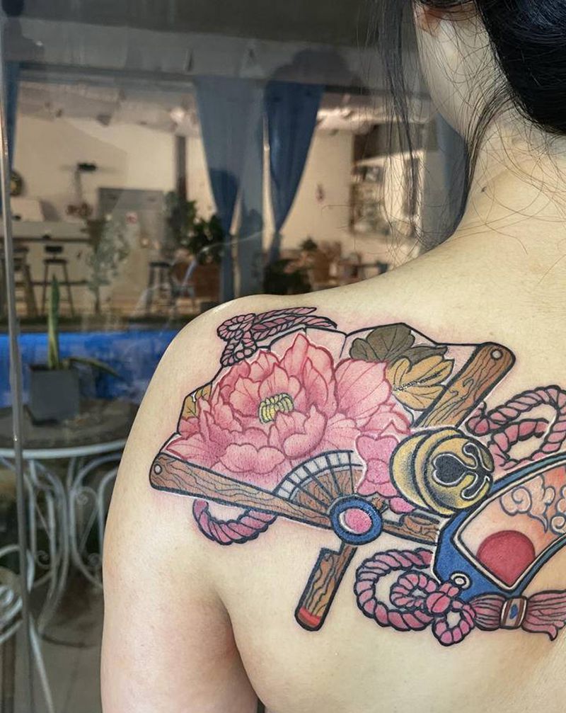 扇面纹身图片_背部New School纹身图案