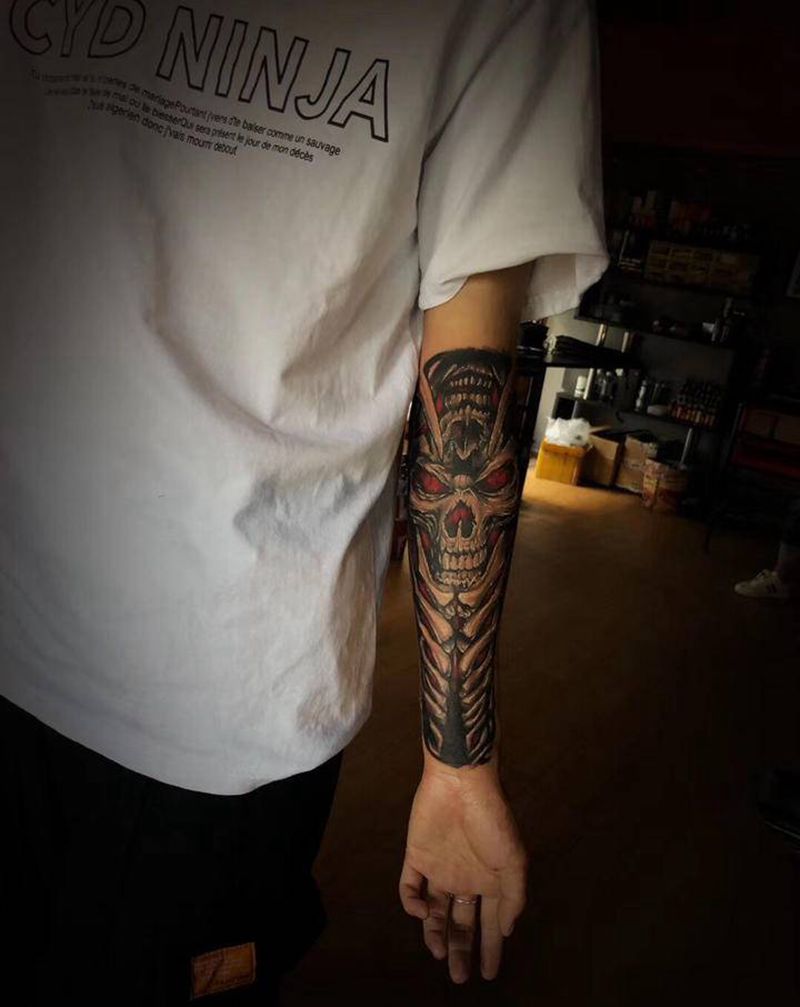 生化骷髅纹身图片_手臂欧美写实纹身图案