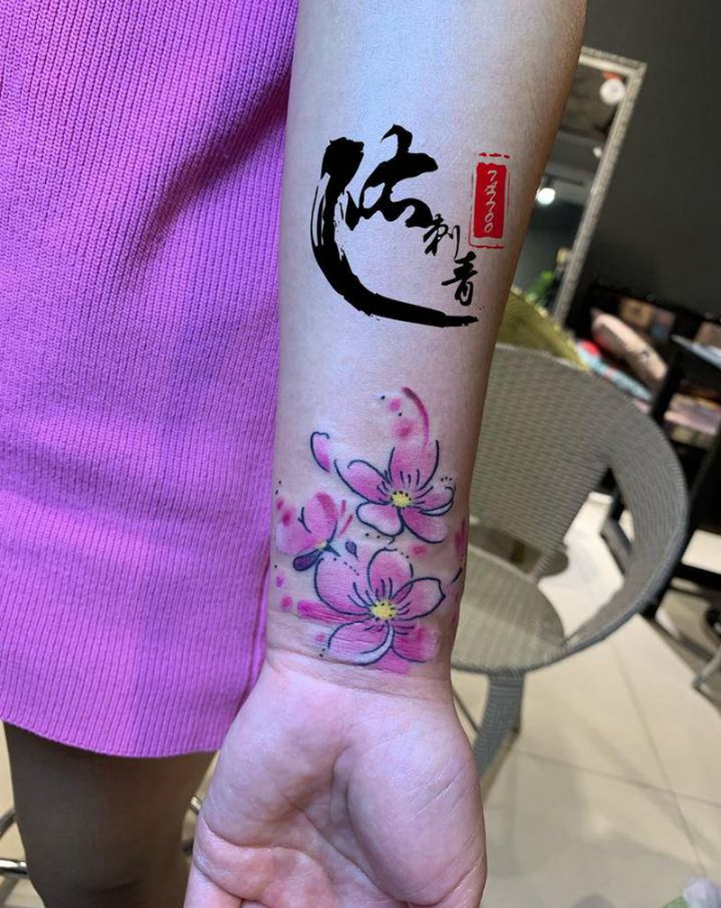 水墨樱花纹身图片_手臂水墨水彩纹身图案
