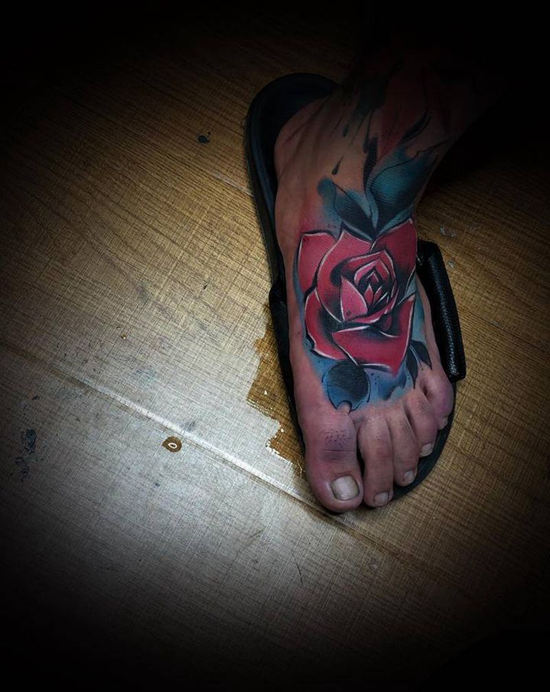 脚背玫瑰纹身图片_腿部水彩纹身图案