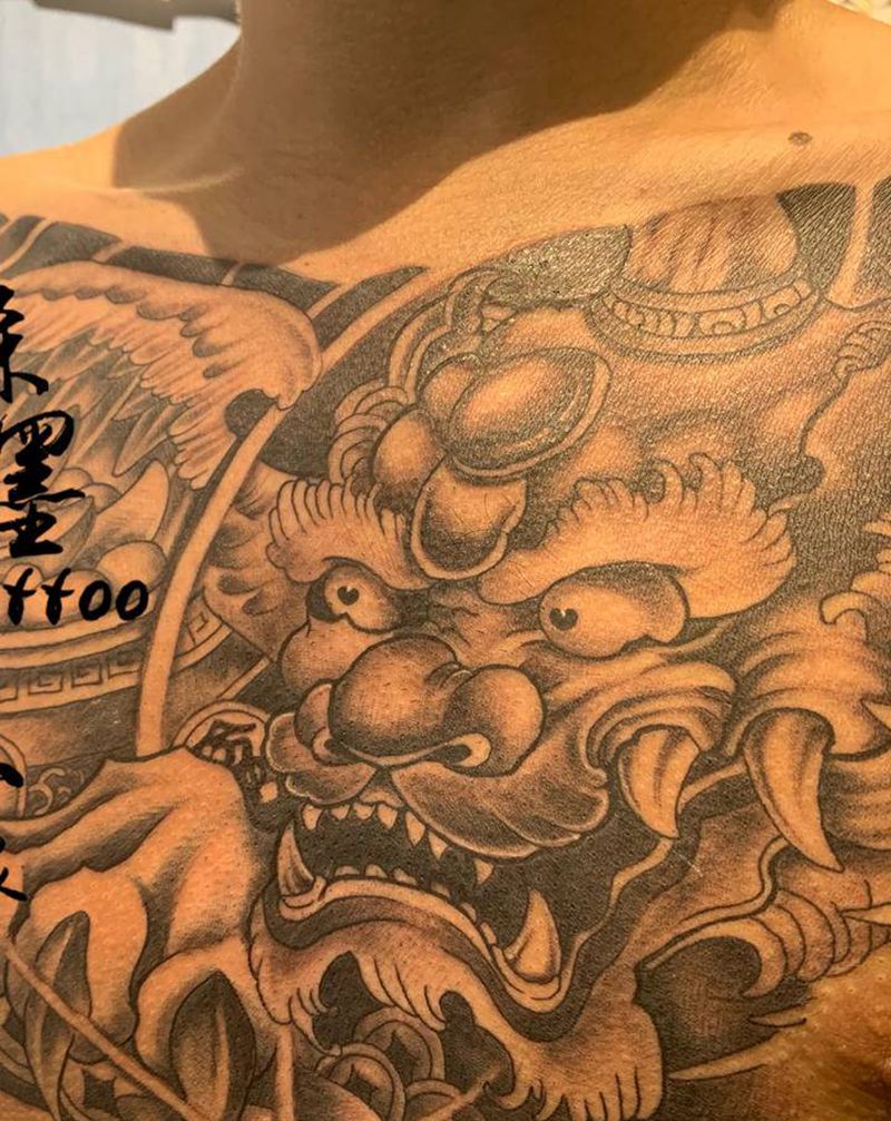 大狮子纹身图片_胸部纹身图案