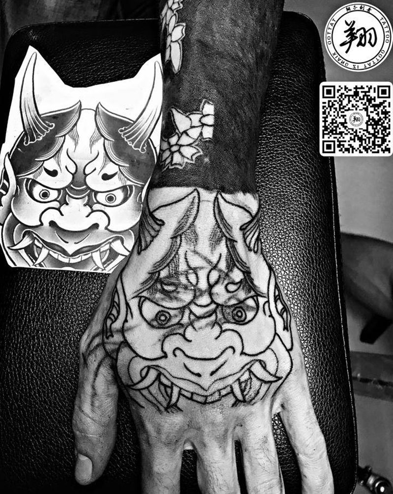 手背～般诺纹身图片_手部老传统纹身图案