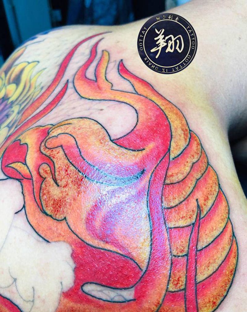 凤纹身图片_背部新传统纹身图案