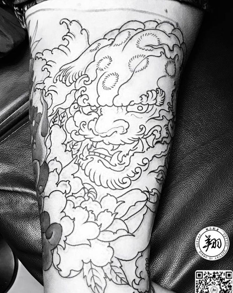 牡丹唐狮～纹身图片_腿部新传统纹身图案