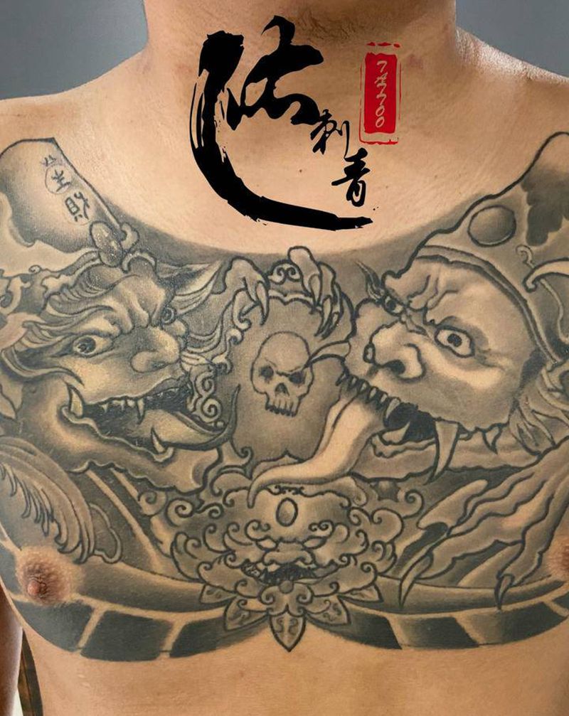 花胸修改纹身图片_胸部新传统纹身图案