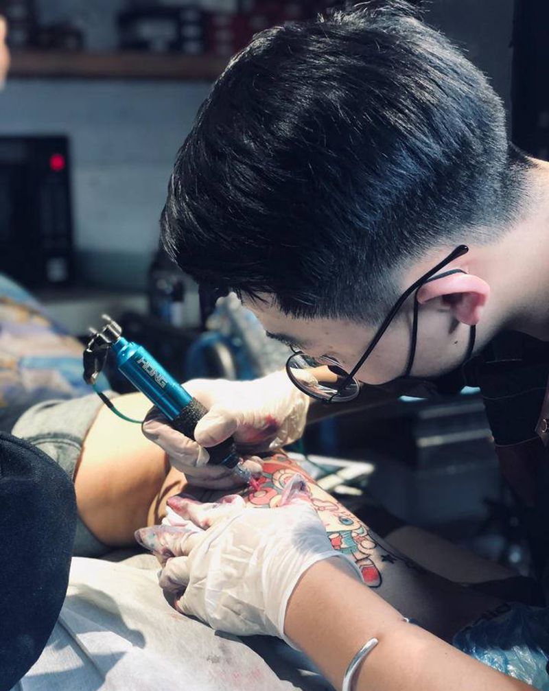 少女心纹身图片_腿部New School纹身图案