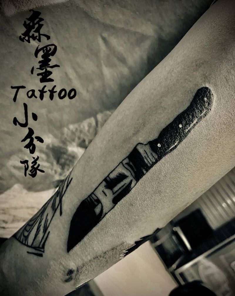 一把刀纹身图片_手臂纹身图案