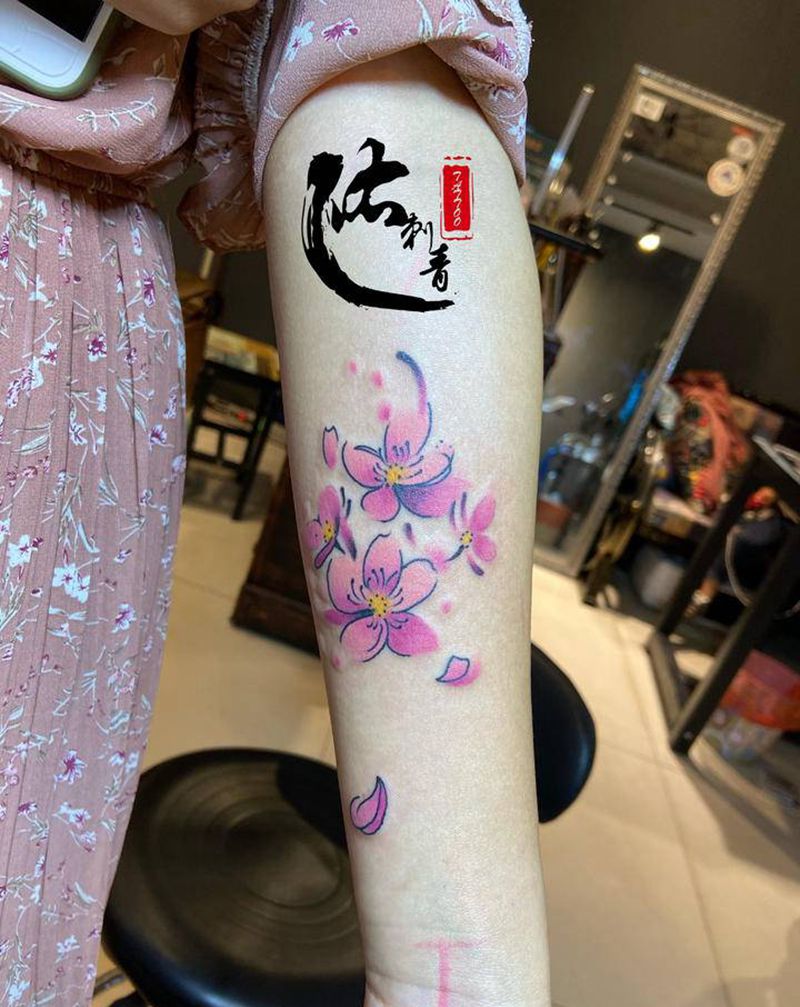 水墨樱花纹身图片_手臂水彩纹身图案