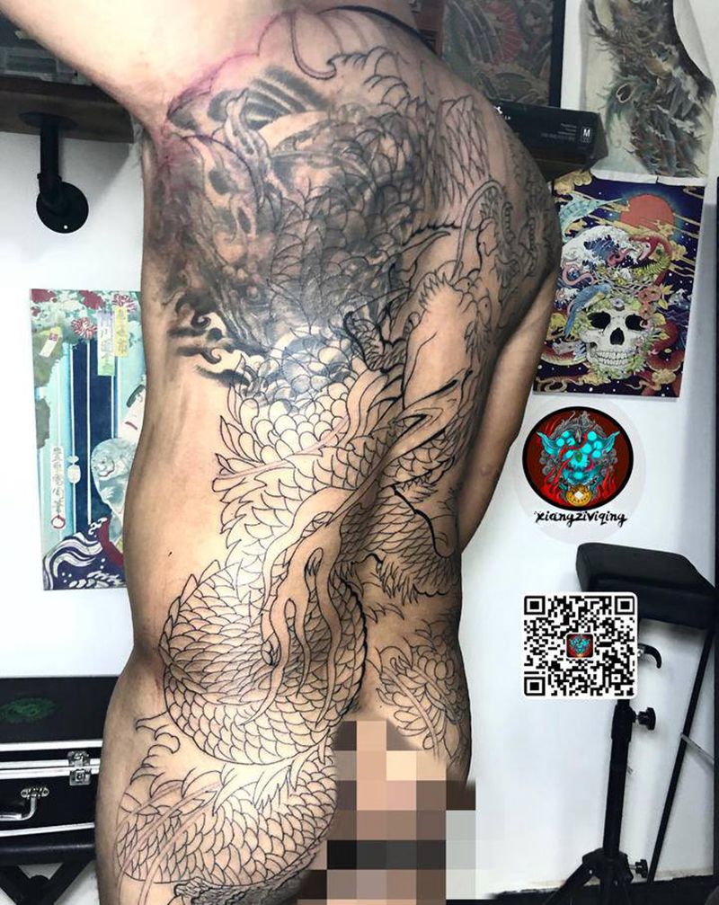 老传统龙纹身图片_背部老传统纹身图案