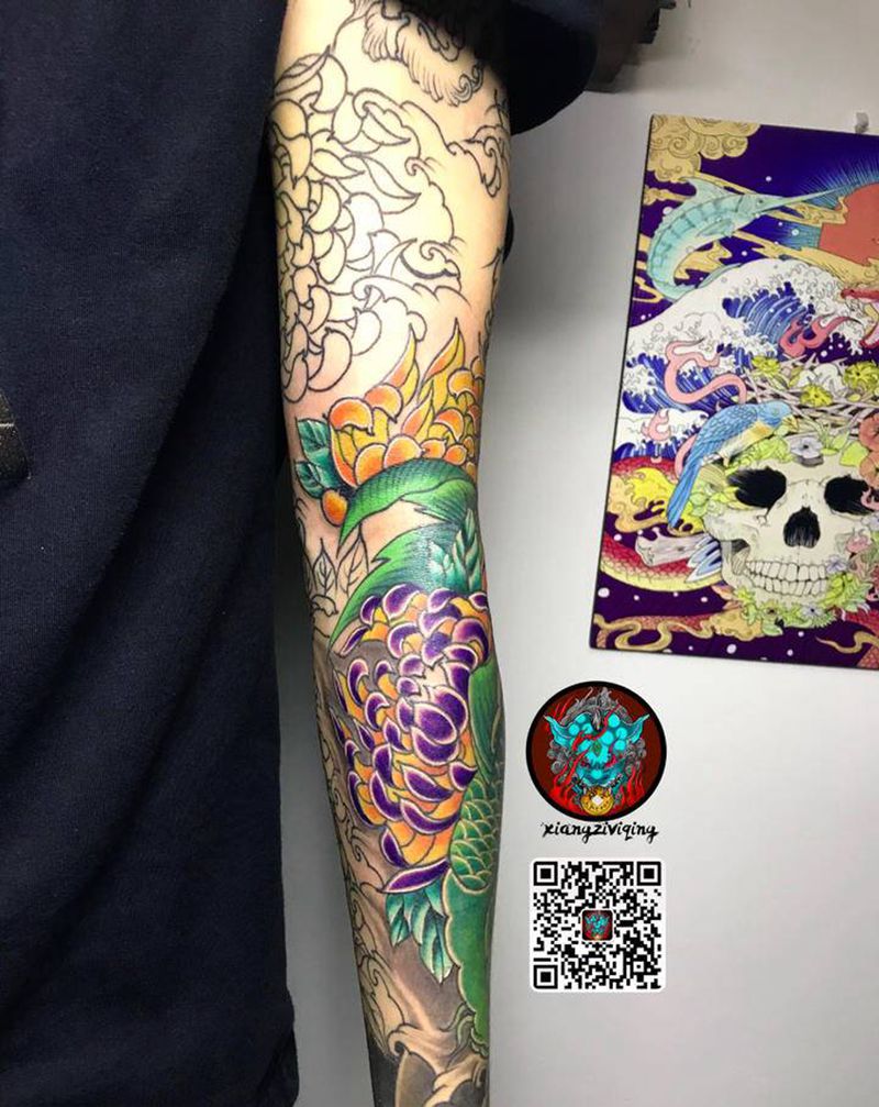 鱼 菊花纹身图片_手部新传统纹身图案