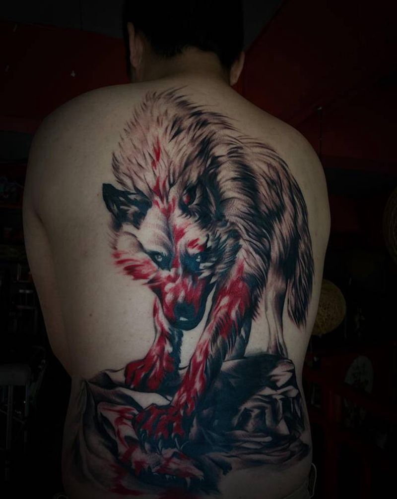 血狼（未完成纹身图片_背部欧美写实纹身图案