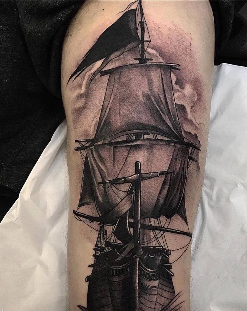 恢复后帆船纹身图片_臀部新传统帆船纹身图案