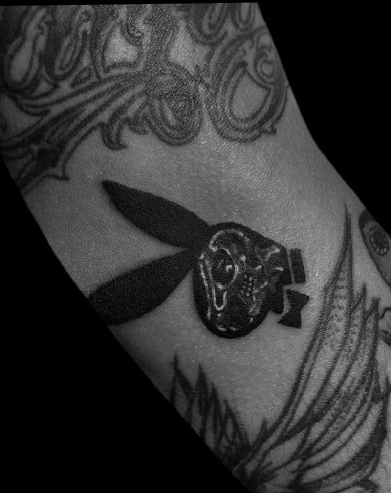 暗黑兔纹身图片_手臂暗黑系纹身图案