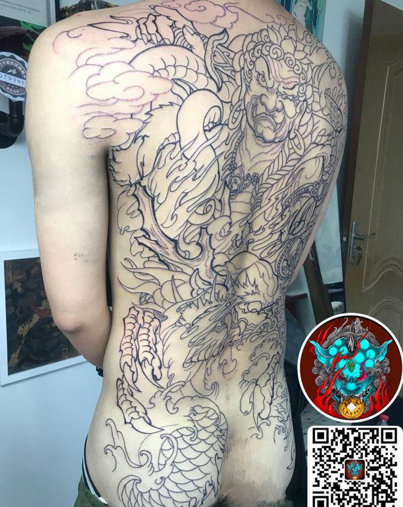 不动冥王纹身图片_背部新传统纹身图案