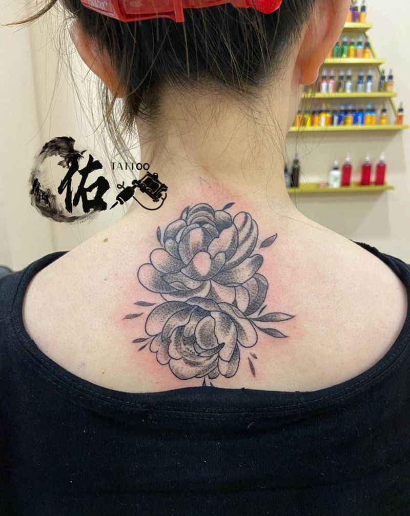 素花纹身图片_背部点刺纹身图案