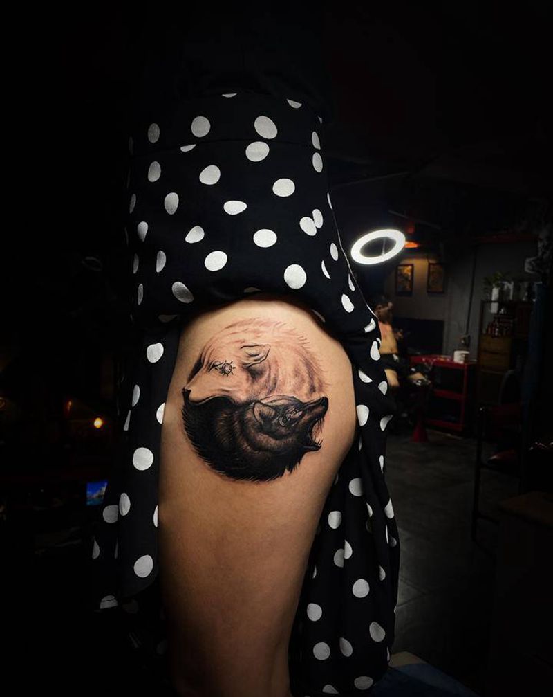 狼纹身图片_腿部欧美写实纹身图案