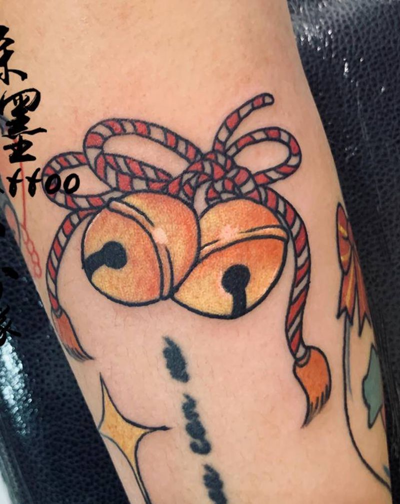 铃铛纹身图片_手臂纹身图案