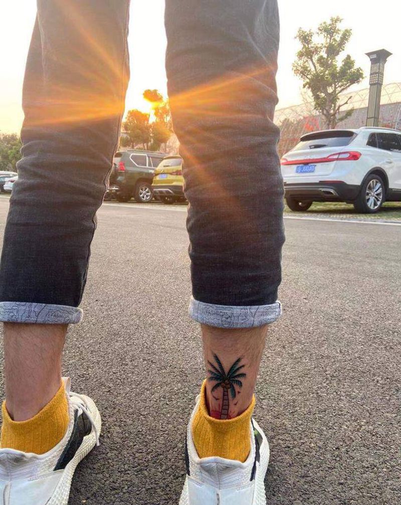 椰子树纹身图片_脚部纹身图案
