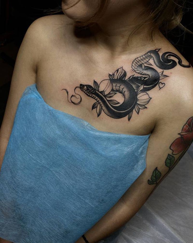 生肖蛇纹身图片_胸部新传统纹身图案